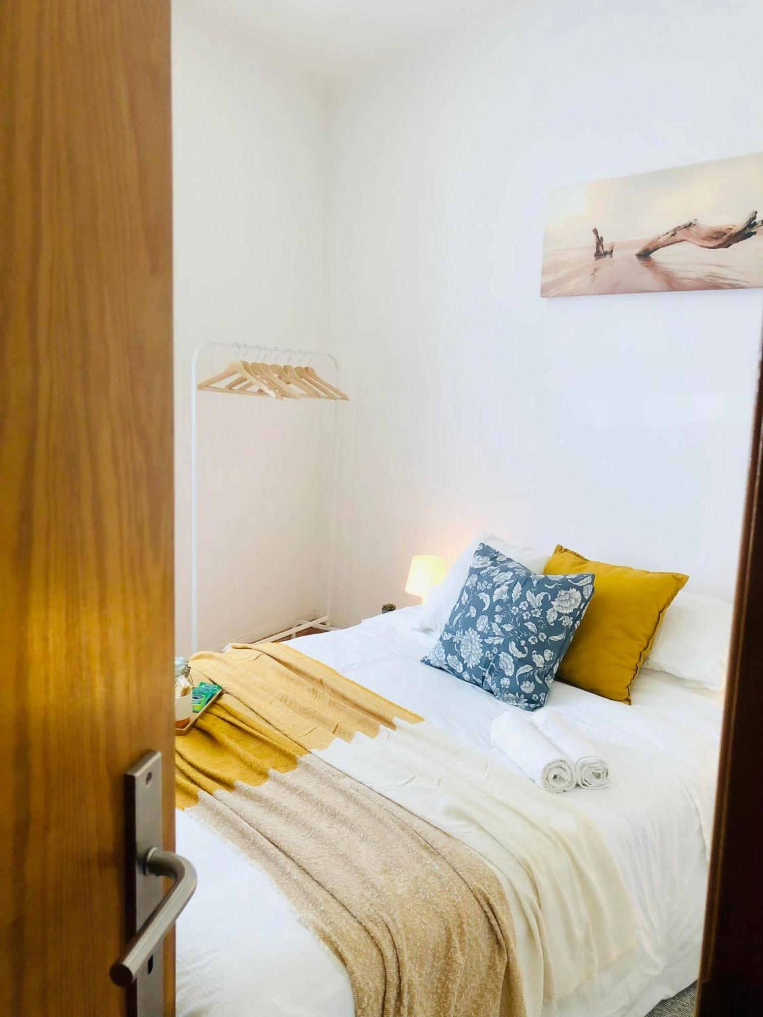 Quarto Com Vista Do Rio Tejo Hotel Lisbon Exterior photo